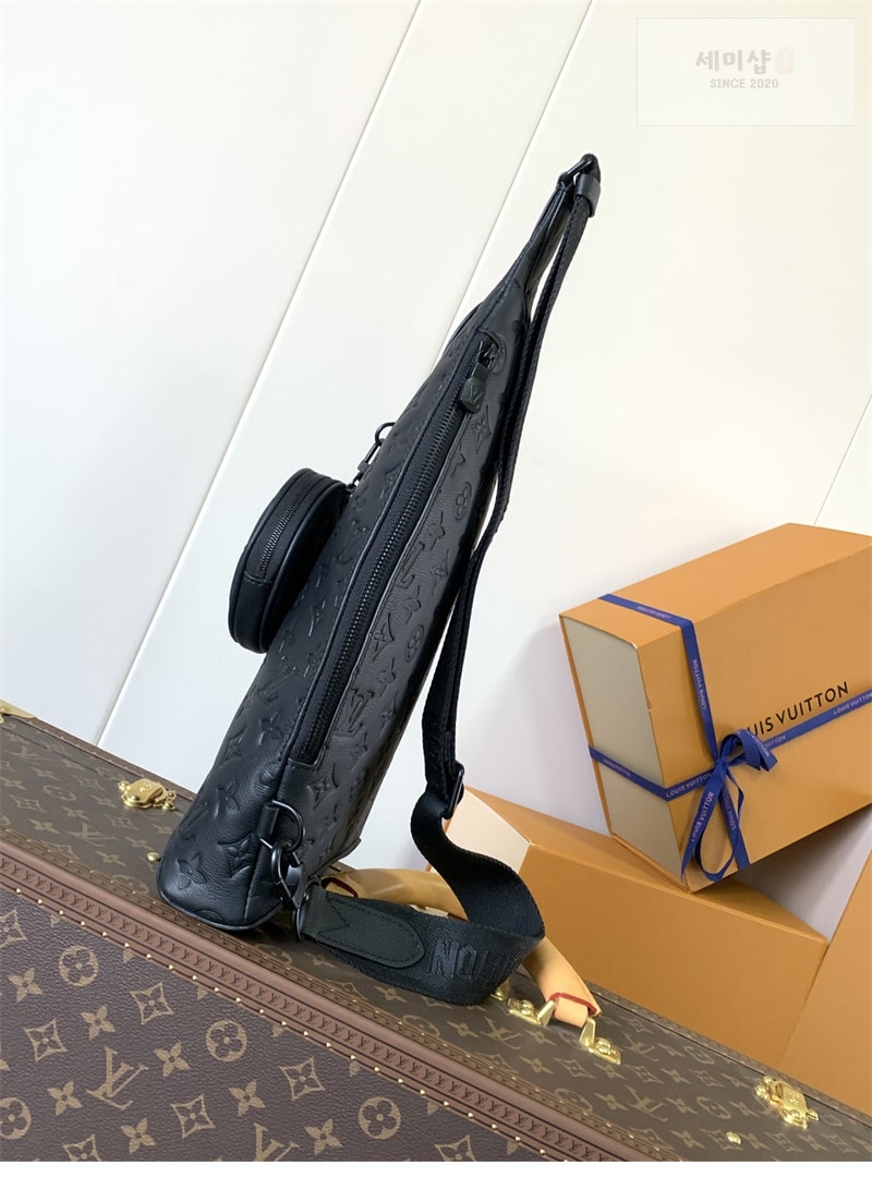 Louis Vuitton 루이비통 듀오 슬링백 쉐도우 모노그램 M21890 블랙 Bag 9번 이미지