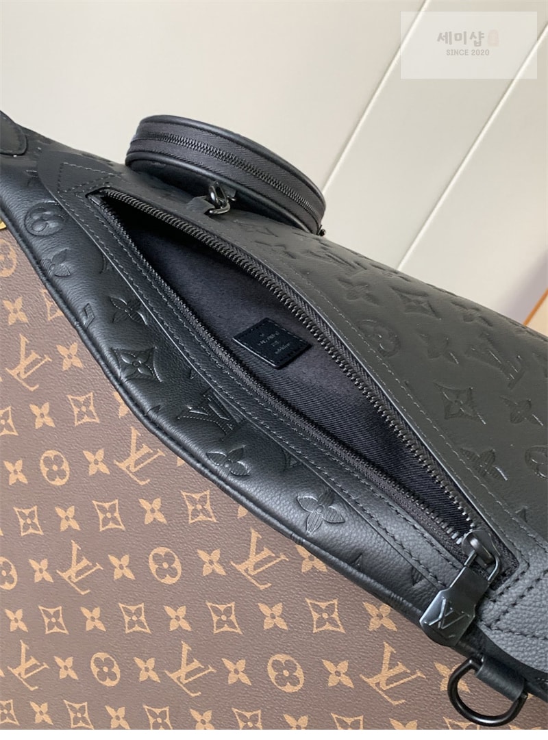Louis Vuitton 루이비통 듀오 슬링백 쉐도우 모노그램 M21890 블랙 Bag 10번 이미지