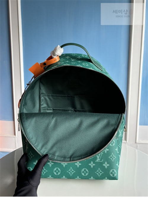 Louis Vuitton 루이비통 디스커버리 모노그램 백팩 M12780 그린 Bag 5번 이미지