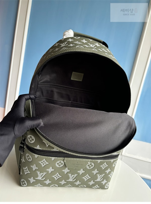 Louis Vuitton 루이비통 디스커버리 백팩 그린 쉐도우 모노그램 M12463 올리브 그린 Bag 10번 이미지