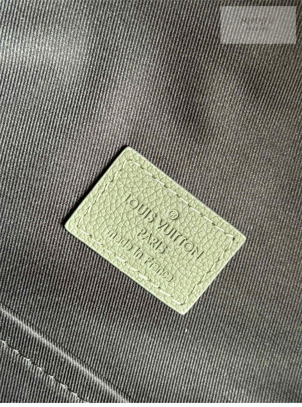 Louis Vuitton 루이비통 디스커버리 백팩 그린 쉐도우 모노그램 M12463 올리브 그린 Bag 2번 이미지