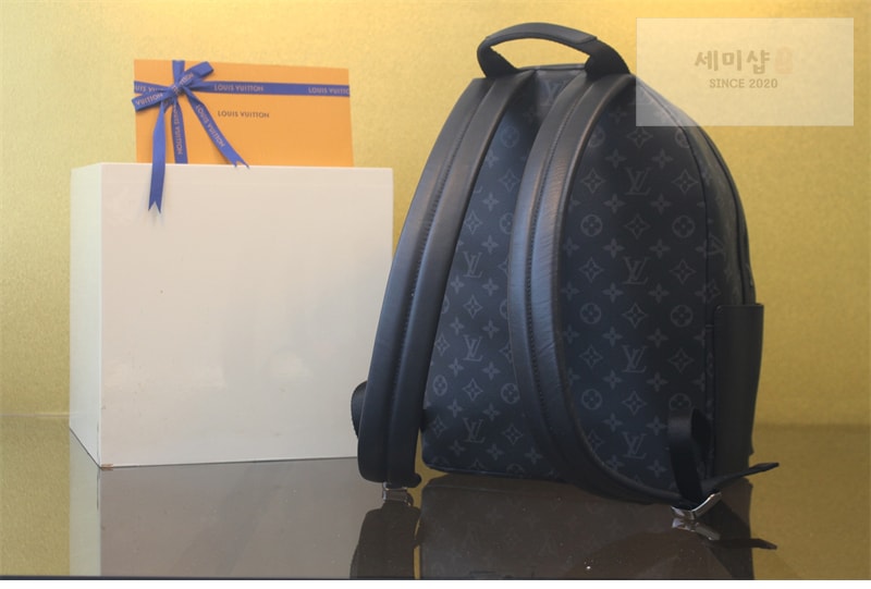 Louis Vuitton 루이비통 디스커버리 백팩 PM 이클립스 모노그램 M22558 이클립스 모노그램 Bag 3번 이미지