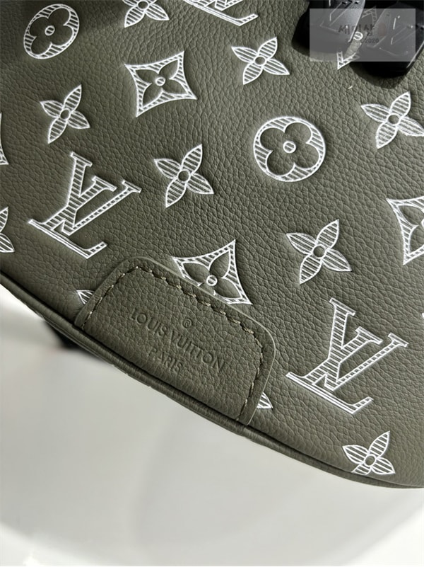 Louis Vuitton 루이비통 디스커버리 범백 그린 쉐도우 모노그램 M12508 올리브 그린 Bag 3번 이미지