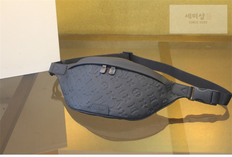 Louis Vuitton 루이비통 디스커버리 범백 PM 섀도우 모노그램 M46036 블랙 Bag 3번 이미지