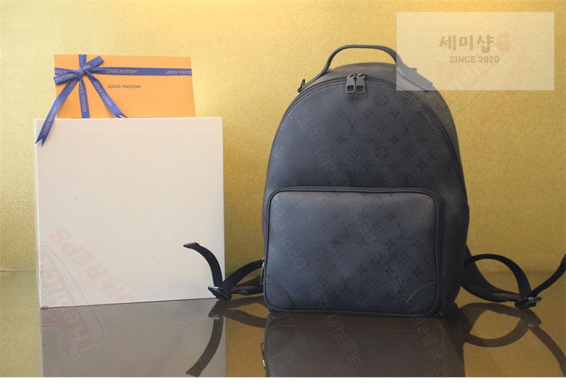 Louis Vuitton 루이비통 디스커버리 카고 백팩 모노그램 미드나잇 M26765 모노그램 미드나잇 Bag 2번 이미지