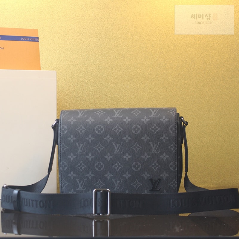 Louis Vuitton 루이비통 디스트릭트 PM 이클립스 모노그램 M46255 이클립스 모노그램 Bag 8번 이미지