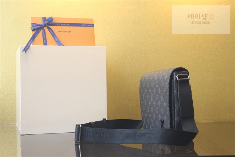 Louis Vuitton 루이비통 디스트릭트 PM 이클립스 모노그램 M46255 이클립스 모노그램 Bag 2번 이미지
