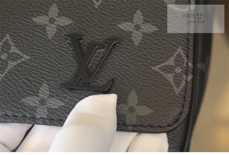 Louis Vuitton 루이비통 디스트릭트 PM 이클립스 모노그램 M46255 이클립스 모노그램 Bag 9번 이미지