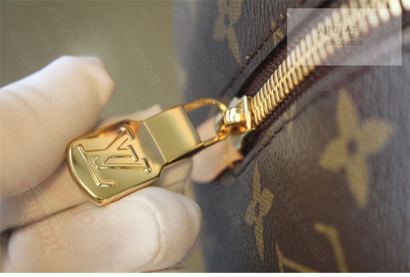 Louis Vuitton 루이비통 락커 돕 키트 모노그램 캔버스 M83112 모노그램 캔버스 Bag 6번 이미지