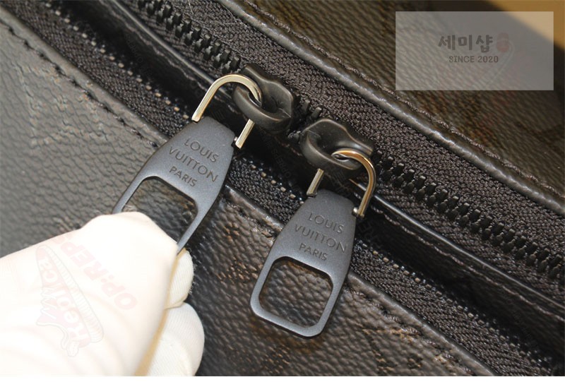 Louis Vuitton 루이비통 러시 범백 모노그램 미드나잇 M26763 미드나잇 모노그램 Bag 6번 이미지
