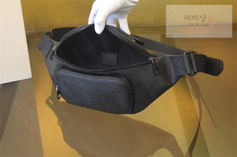 Louis Vuitton 루이비통 러시 범백 모노그램 미드나잇 M26763 미드나잇 모노그램 Bag 8번 이미지