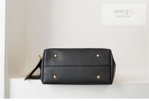Louis Vuitton 루이비통 로우 키 호보 MM M24856 블랙 Bag 11번 이미지