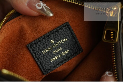 Louis Vuitton 루이비통 로우 키 호보 PM M25352 블랙 Bag 18번 이미지