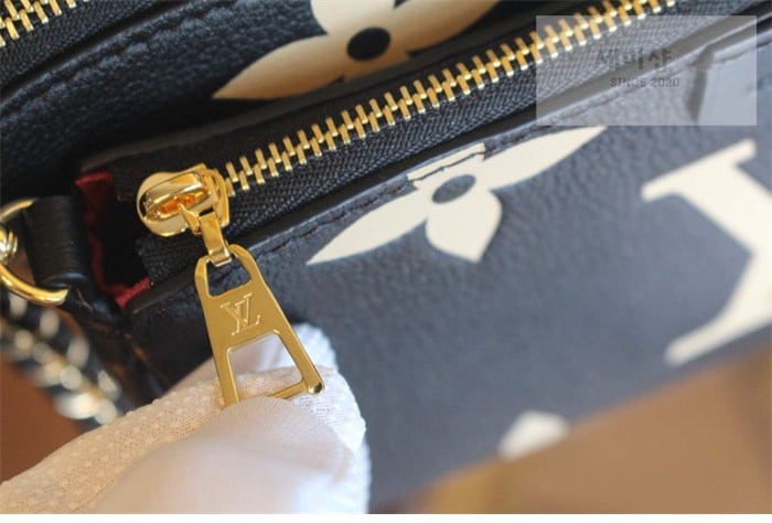 Louis Vuitton 루이비통 멀티 포쉐트 악세수아 앙프렝뜨 모노그램 M45777 블랙바이컬러 Bag 2번 이미지