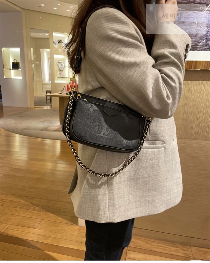 Louis Vuitton 루이비통 멀티 포쉐트 악세수아 앙프렝뜨 모노그램 M80399 블랙 Bag 10번 이미지