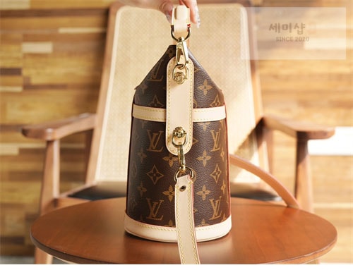 Louis Vuitton 루이비통 모노그램 더플 백 M43587 모노그램 Bag 16번 이미지