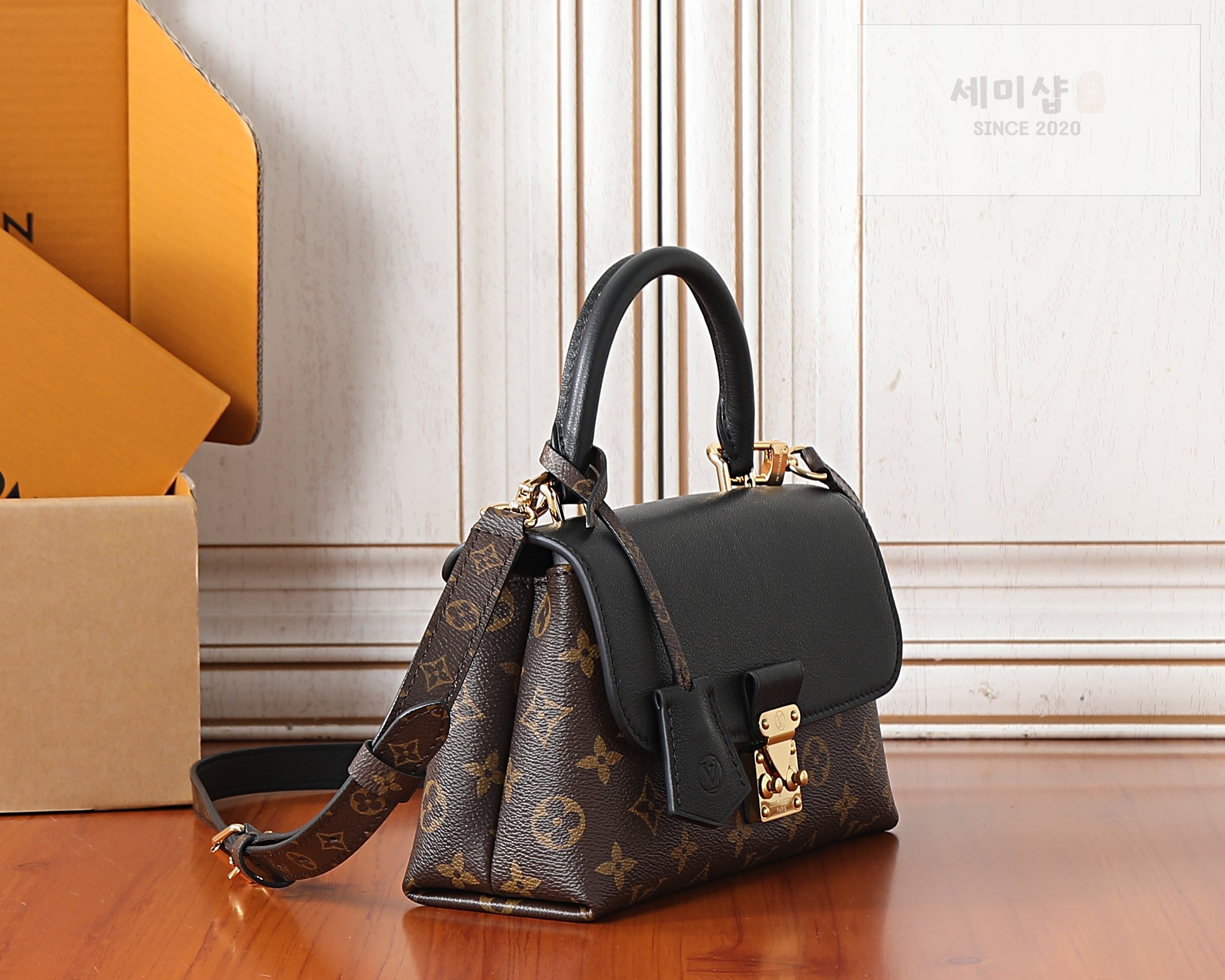 루이비통 루이비통 모노그램 마들렌 BB 모노그램 블랙 Bag 3번 이미지