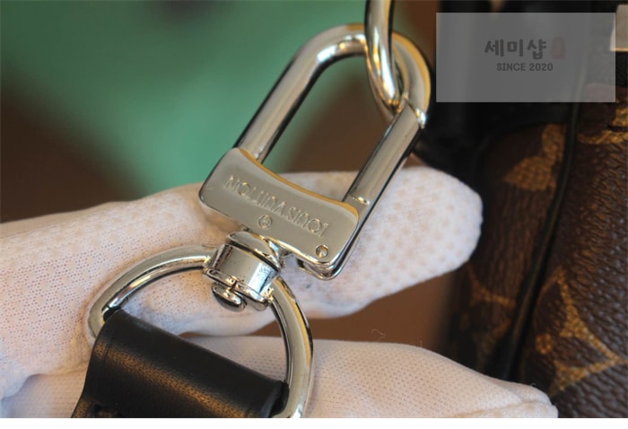 Louis Vuitton 루이비통 모노그램 마카사르 반둘리에 55 M56714 모노그램 Bag 4번 이미지