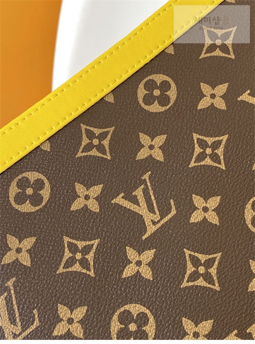 Louis Vuitton 루이비통 모노그램 포쉐트 보야주 MM 옐로우 M82860 모노그램 Bag 9번 이미지