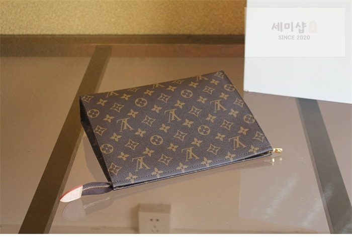 Louis Vuitton 루이비통 모노그램 포쉐트 토일렛 파우치 클러치백 M47542 모노그램 Bag 2번 이미지