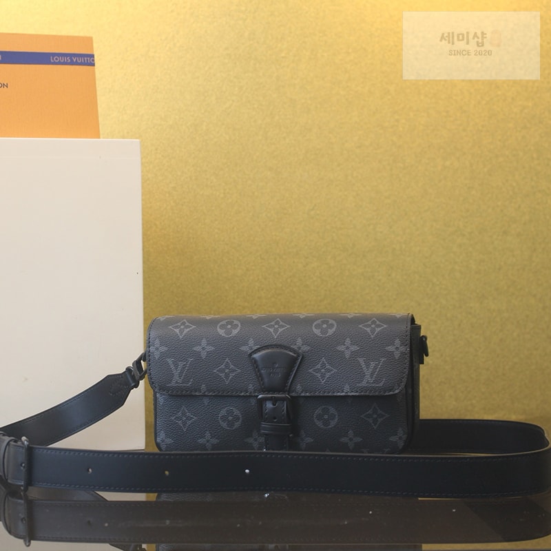 Louis Vuitton 루이비통 몽수리 웨어러블 월릿 크로스백 이클립스 모노그램 M83567 이클립스 모노그램 Bag 4번 이미지