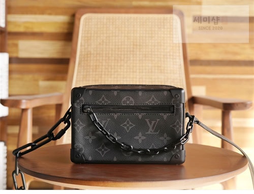Louis Vuitton 루이비통 미니 소프트 트렁크 모노그램 이클립스 M44735 이클립스 모노그램 Bag 2번 이미지