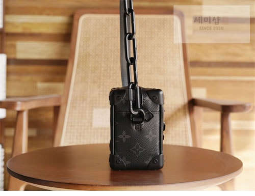 Louis Vuitton 루이비통 미니 소프트 트렁크 모노그램 이클립스 M44735 이클립스 모노그램 Bag 3번 이미지