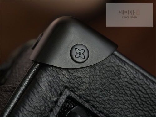 Louis Vuitton 루이비통 미니 소프트 트렁크 모노그램 이클립스 M44735 이클립스 모노그램 Bag 16번 이미지