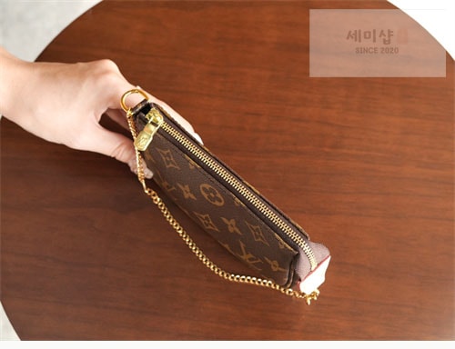 Louis Vuitton 루이비통 미니 포쉐트 악세수아 모노그램 M58009 모노그램 Bag 8번 이미지