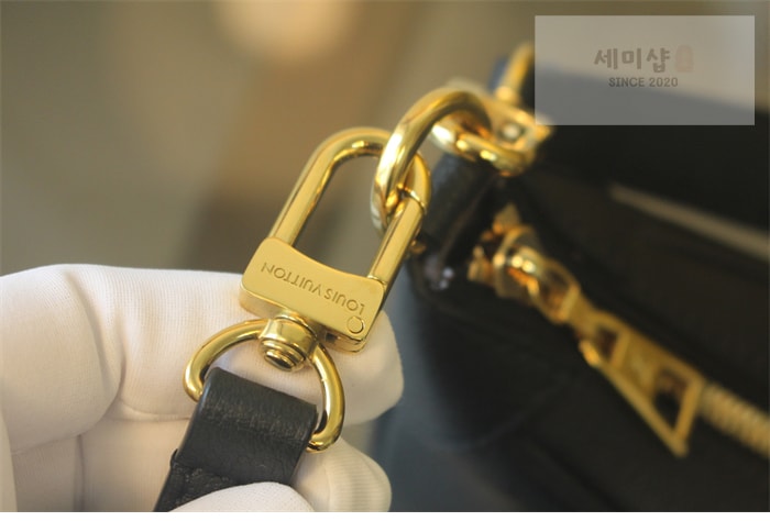 Louis Vuitton 루이비통 바가텔 앙프렝뜨 모노그램 M46002 블랙 Bag 3번 이미지