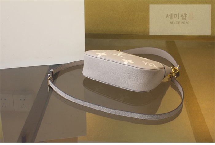 Louis Vuitton 루이비통 바가텔 앙프렝뜨 모노그램 M46112 갈렛바이컬러 Bag 3번 이미지