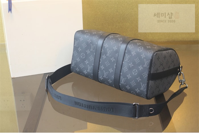 Louis Vuitton 루이비통 반둘리에 키폴 35 이클립스 모노그램 M46655 이클립스 모노그램 Bag 4번 이미지