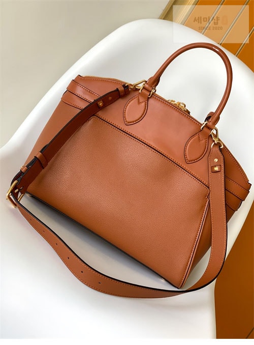 Louis Vuitton 루이비통 하이엔드 레더 방돔 MM M22925 브라운 Bag 28번 이미지