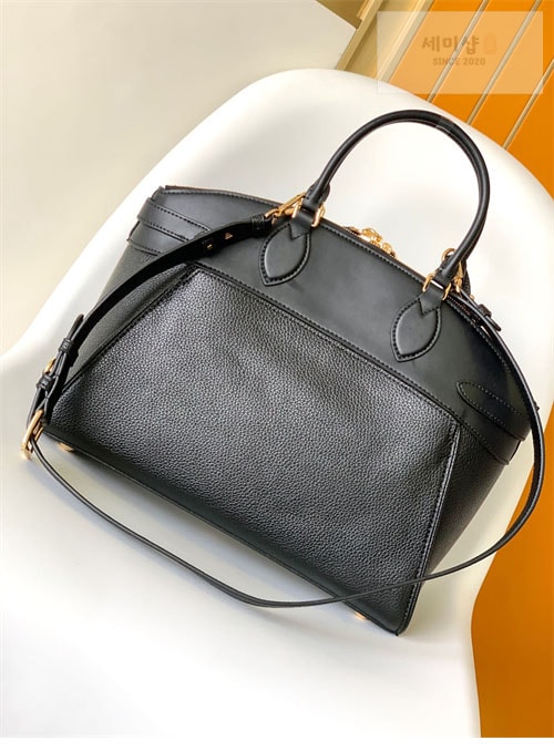 Louis Vuitton 루이비통 하이엔드 레더 방돔 MM M22925 브라운 Bag 35번 이미지