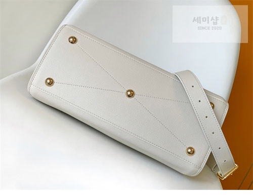 Louis Vuitton 루이비통 하이엔드 레더 방돔 MM M22925 브라운 Bag 15번 이미지