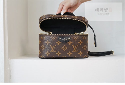 Louis Vuitton 루이비통 베니티 체인 파우치 모노그램 M47125 모노그램 Bag 16번 이미지