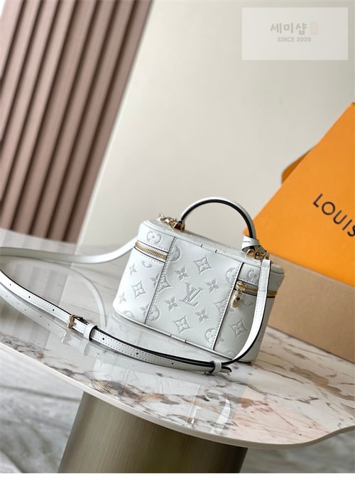 Louis Vuitton 루이비통 베니티 체인 파우치 M11298 햇살 Bag 8번 이미지