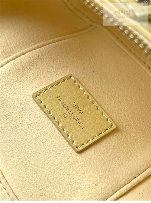 Louis Vuitton 루이비통 베니티 체인 파우치 M11298 햇살 Bag 4번 이미지