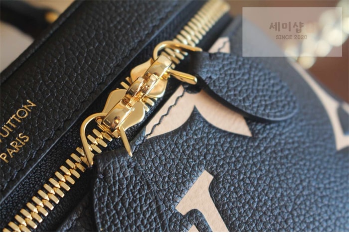Louis Vuitton 루이비통 베니티 PM 앙프렝뜨 모노그램 M45780 블랙바이컬러 Bag 9번 이미지