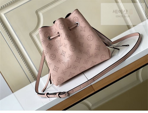 Louis Vuitton 루이비통 벨라 숄더백 M57201 로즈 자스민 Bag 6번 이미지