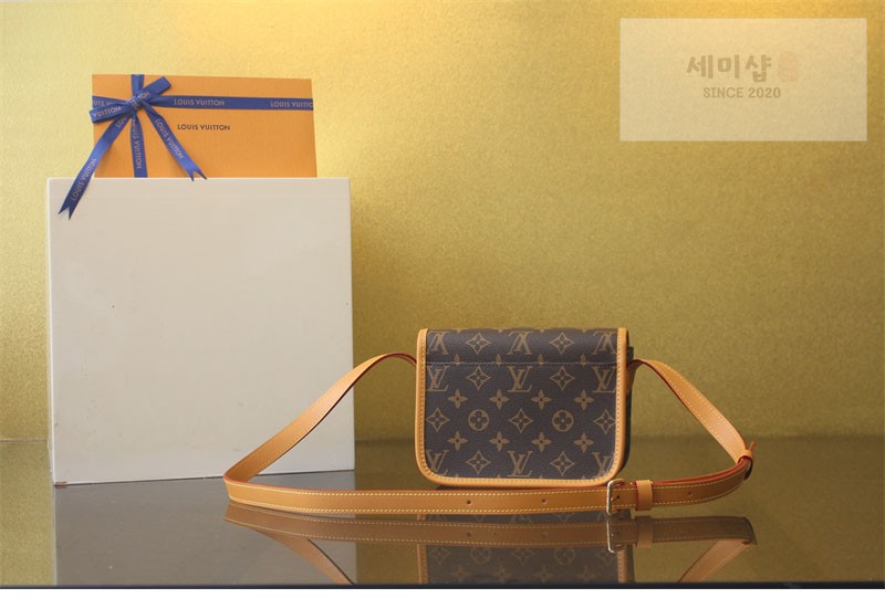 Louis Vuitton 루이비통 사첼 웨어러블 월릿 모노그램 캔버스 M26805 모노그램 캔버스 Bag 5번 이미지
