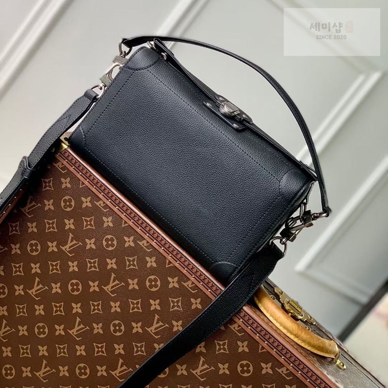 Louis Vuitton 루이비통 소울 트렁크 이스트 웨스트백 M11615 블랙 Bag 5번 이미지