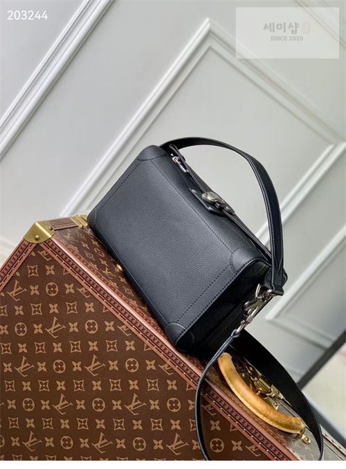 Louis Vuitton 루이비통 소울 트렁크 이스트 웨스트백 M11615 블랙 Bag 1번 이미지