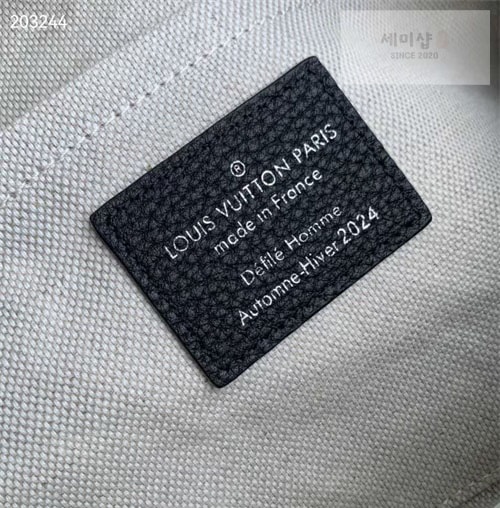 Louis Vuitton 루이비통 소울 트렁크 이스트 웨스트백 M11615 블랙 Bag 8번 이미지