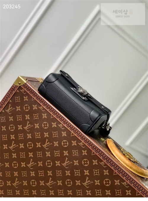 Louis Vuitton 루이비통 소울 트렁크 M11516 블랙 Bag 2번 이미지