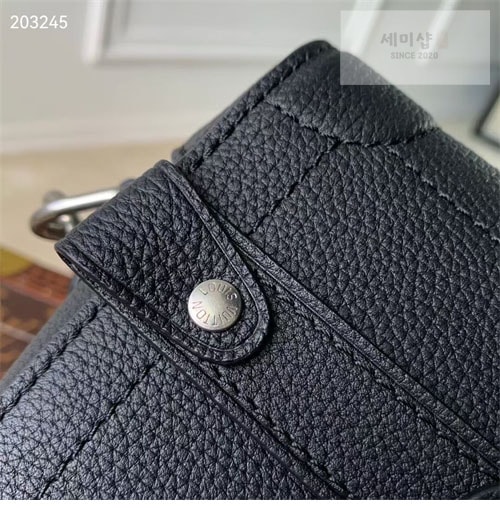Louis Vuitton 루이비통 소울 트렁크 M11516 블랙 Bag 4번 이미지