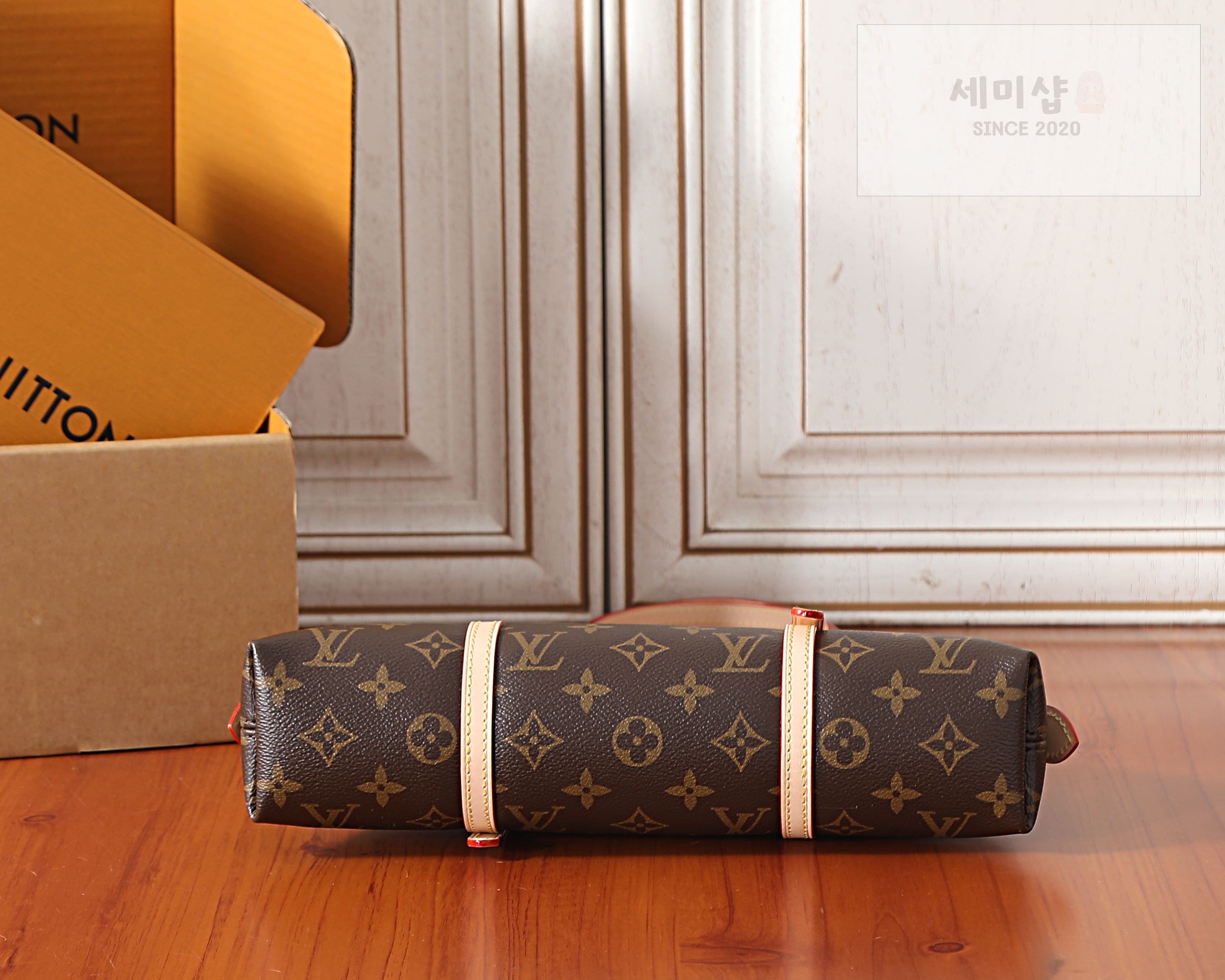 루이비통 루이비통 스콰이어 이스트 웨스트 레플리카 4번 이미지 - Bag | 세미샵 레플리카 사이트