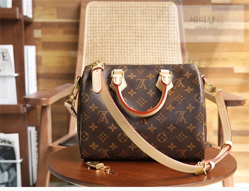 Louis Vuitton 루이비통 스피디 나노 모노그램 크로스백 M41113 / 구형 모노그램 Bag 2번 이미지