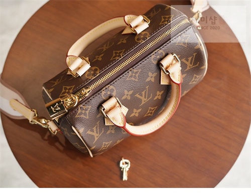 Louis Vuitton 루이비통 스피디 반둘리에 20 토트백 M46222 모노그램 Bag 4번 이미지
