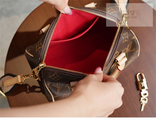 Louis Vuitton 루이비통 스피디 반둘리에 20 토트백 M46234 모노그램 Bag 8번 이미지
